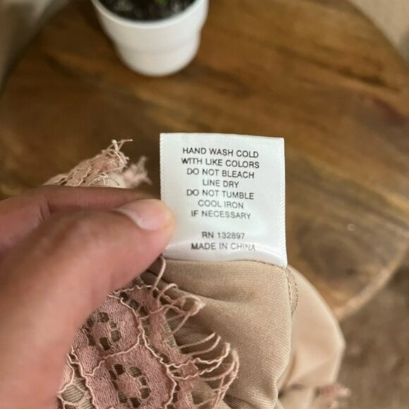 LACE SLEEVELESS TOP - Picture 7 of 9